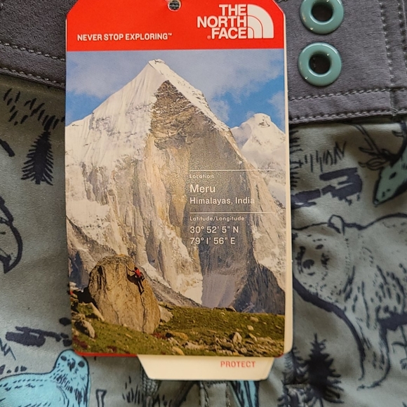 *Host pick* Wildlife! North Face board shorts - Picture 2 of 16